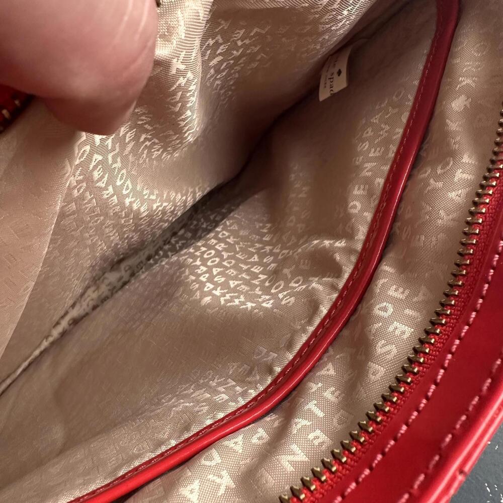 Kate Spade Darby Metro Slim Swing Crossbody Bag Perforated Heart EUC Clean Nice - Picture 10 of 12